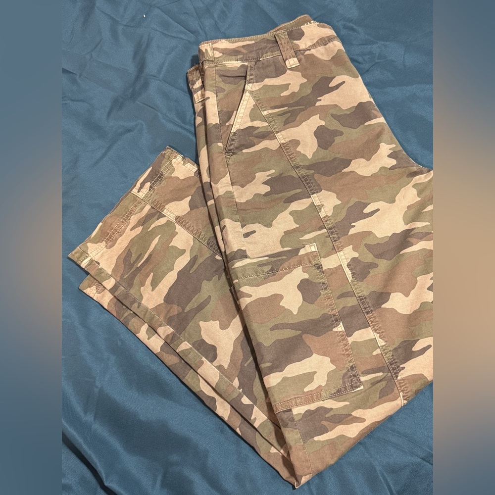 American Eagle Barrel Camo MidRise Stretch